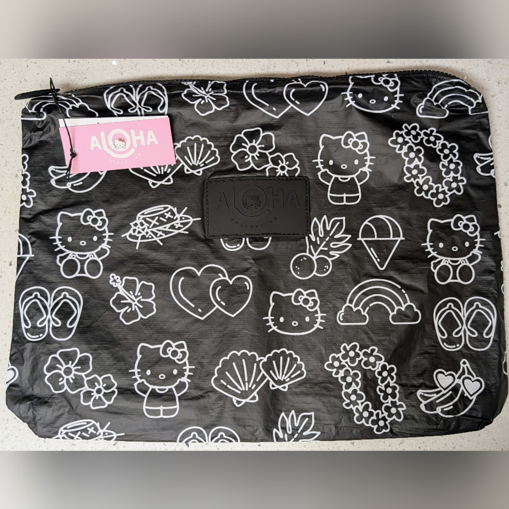 *SOLD* Aloha Collection x Hello Kitty Max Pouch Black White Icons